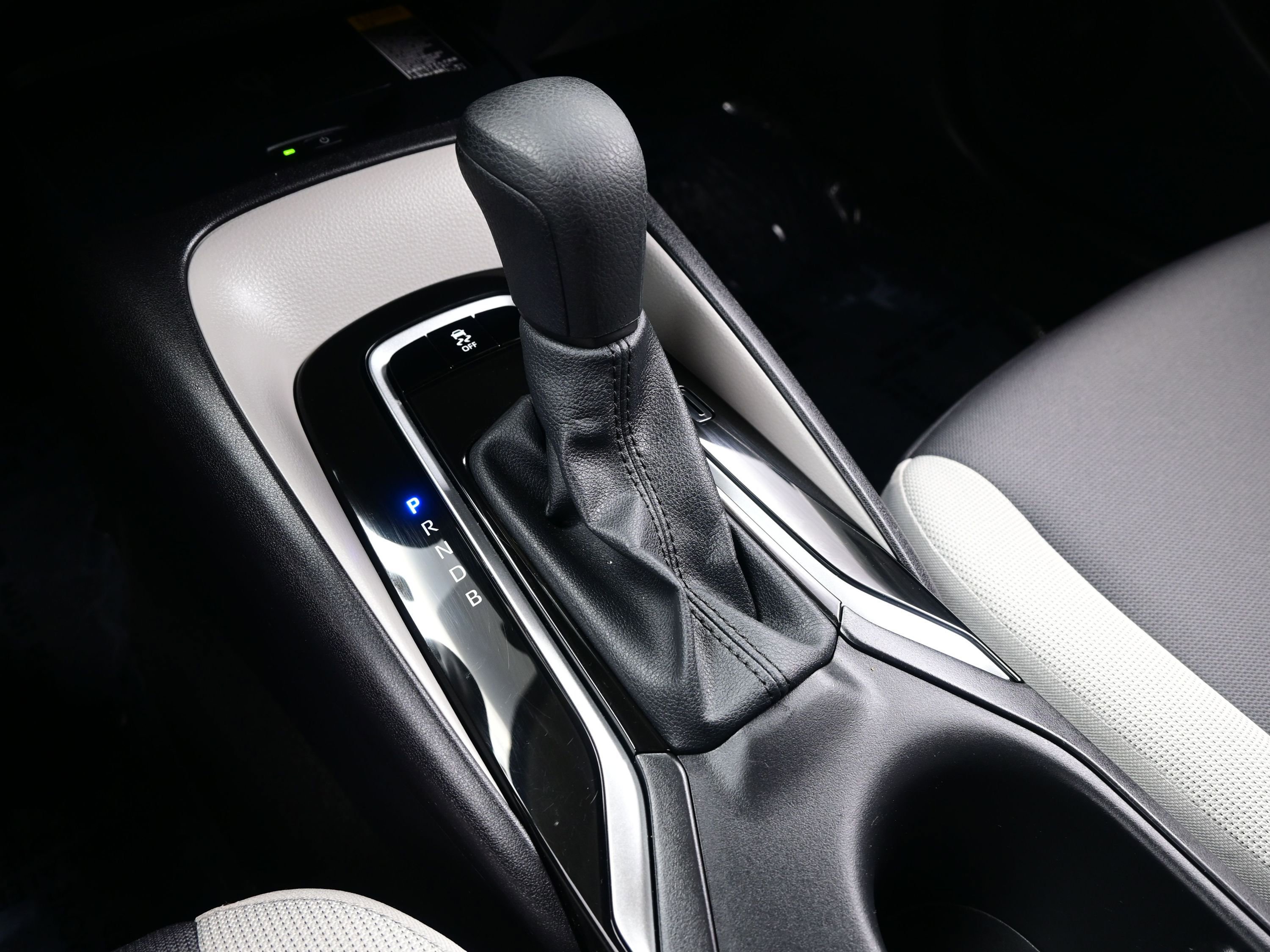 Used 2025 Toyota Corolla LE w/ LE Premium Package image 20