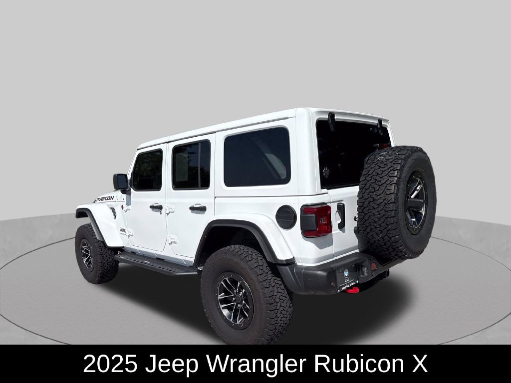 Used 2025 Jeep Wrangler Unlimited Rubicon AWD/4WD image 3