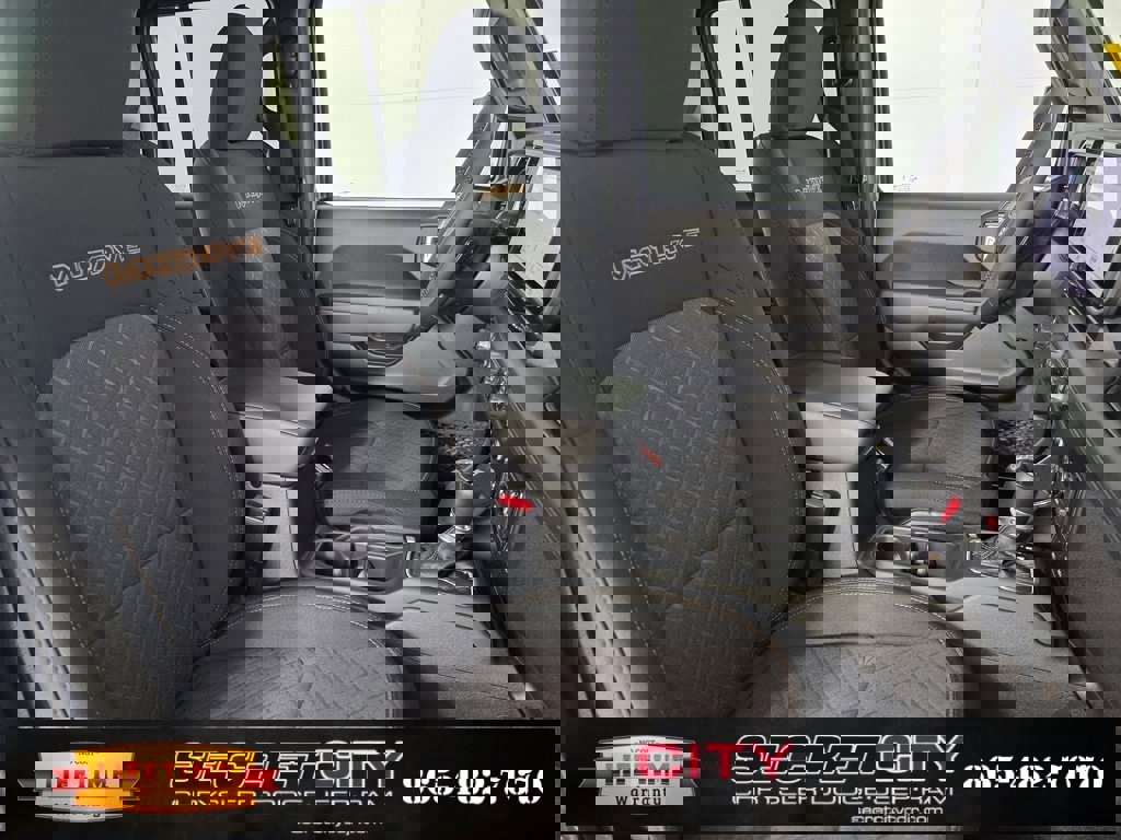 New 2025 Jeep Gladiator Mojave image 31