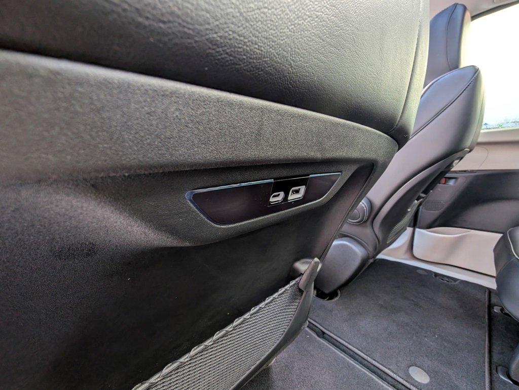 Used 2024 Chrysler Pacifica Touring-L w/ Road Tripper Package image 38