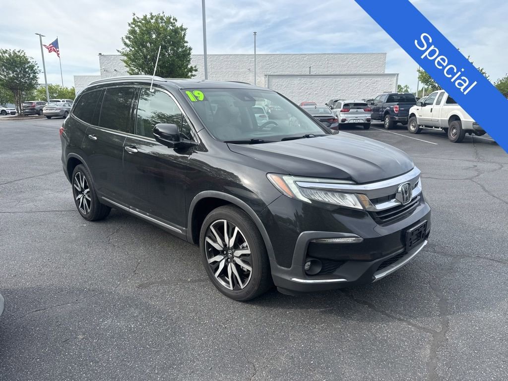 Used 2019 Honda Pilot Touring image 1