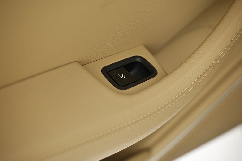 Certified 2023 Porsche Panamera image 25