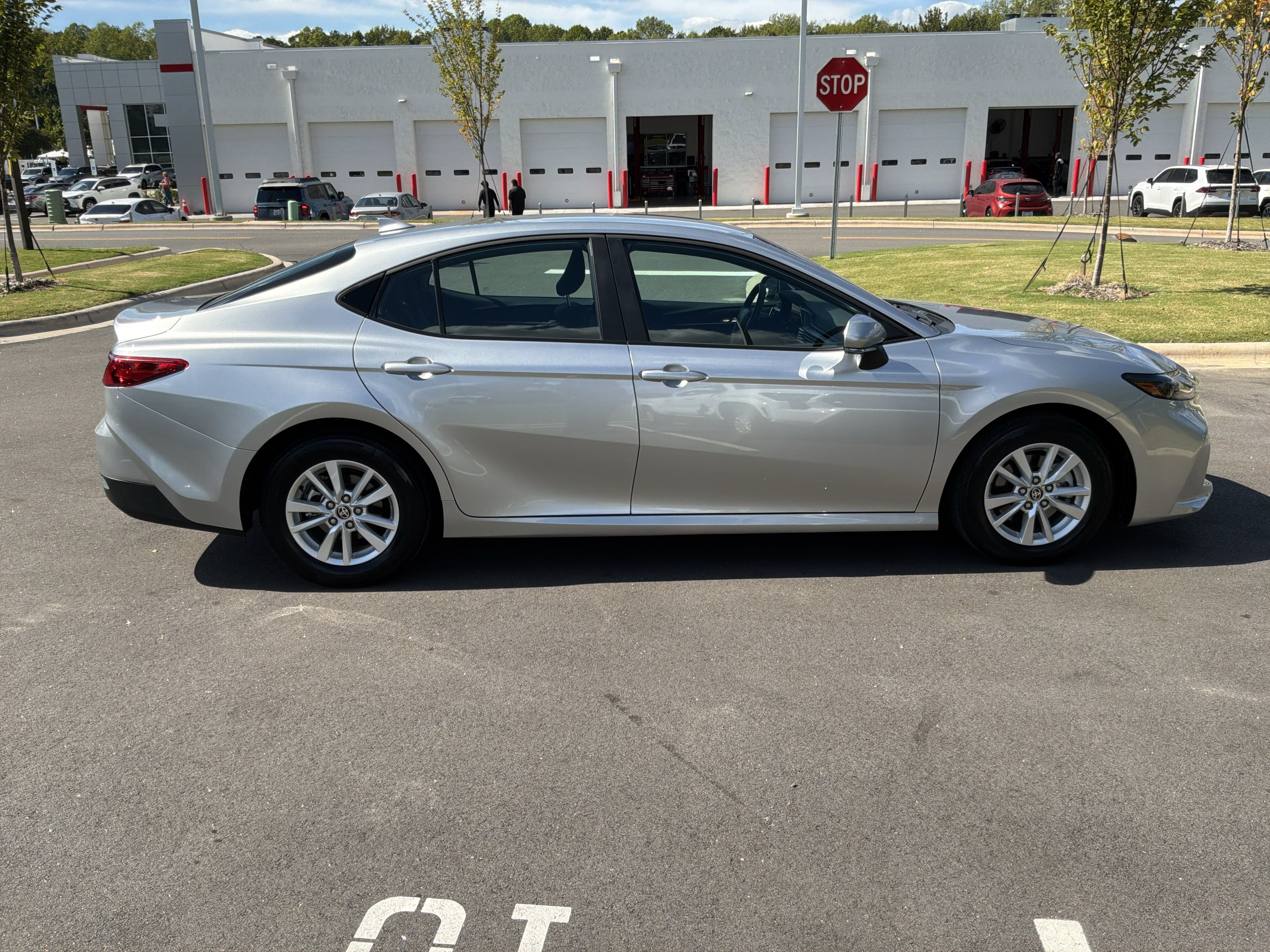Used 2026 Toyota Camry LE FWD image 11