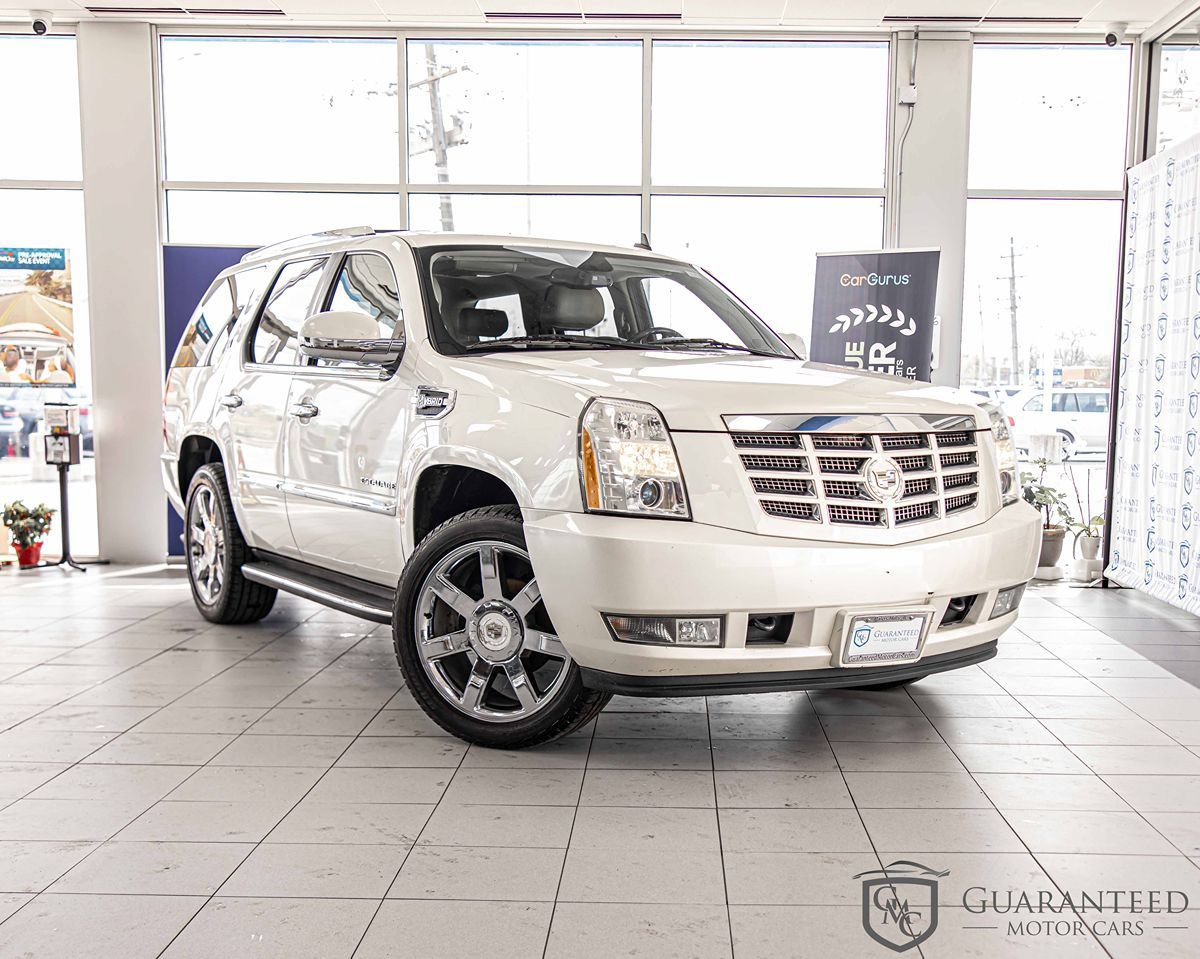 Used 2010 Cadillac Escalade 2WD Hybrid image 3
