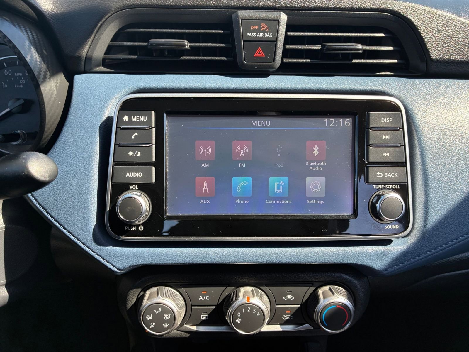 Used 2025 Nissan Versa SV w/ Trunk Package image 20