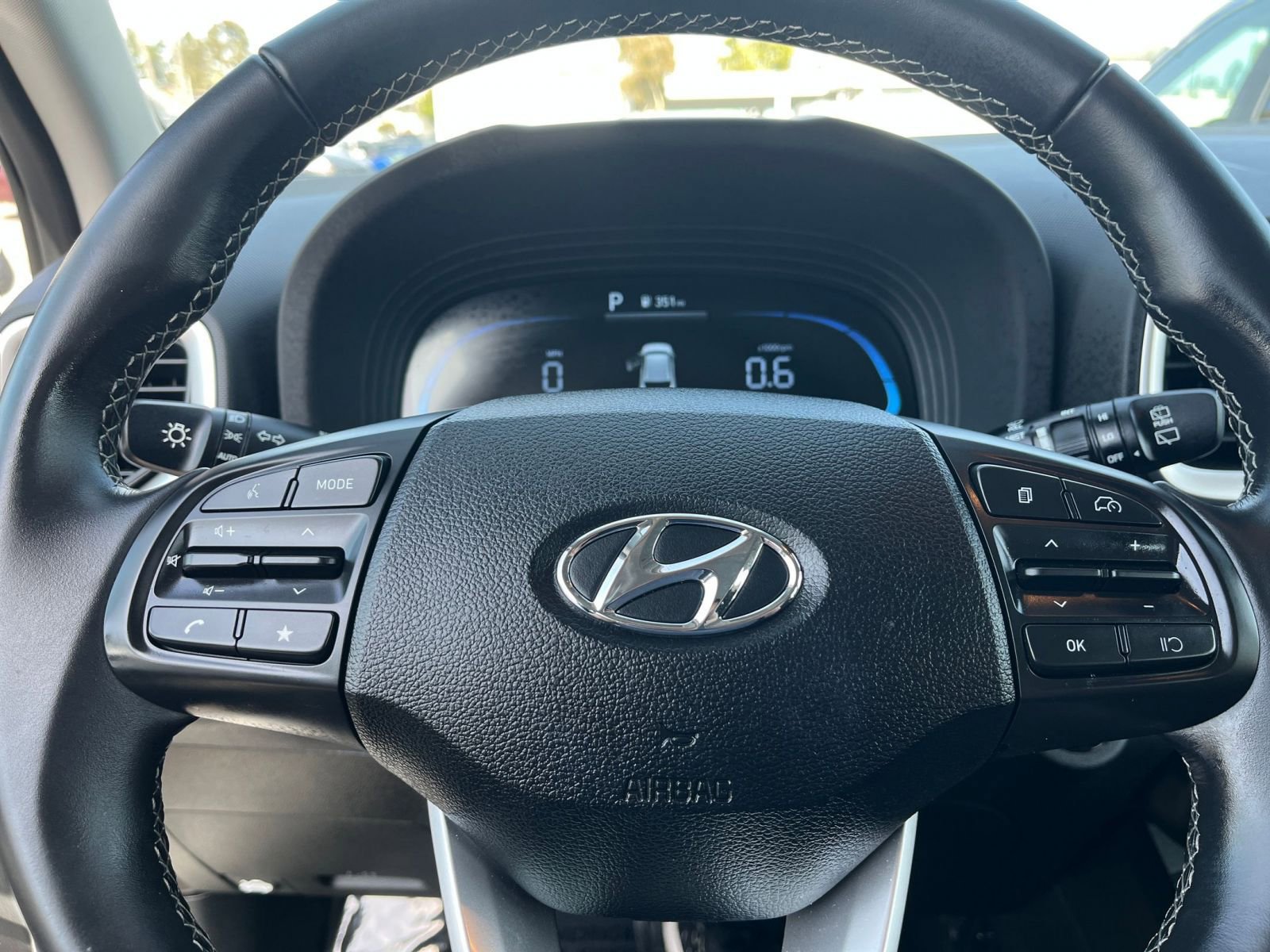 Used 2025 Hyundai Venue SEL FWD image 29