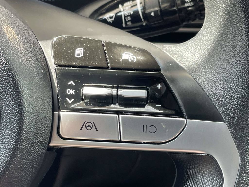 Certified 2024 Hyundai Elantra SEL FWD image 22