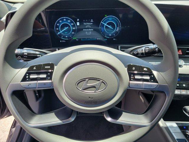 Used 2024 Hyundai Elantra Blue FWD image 24