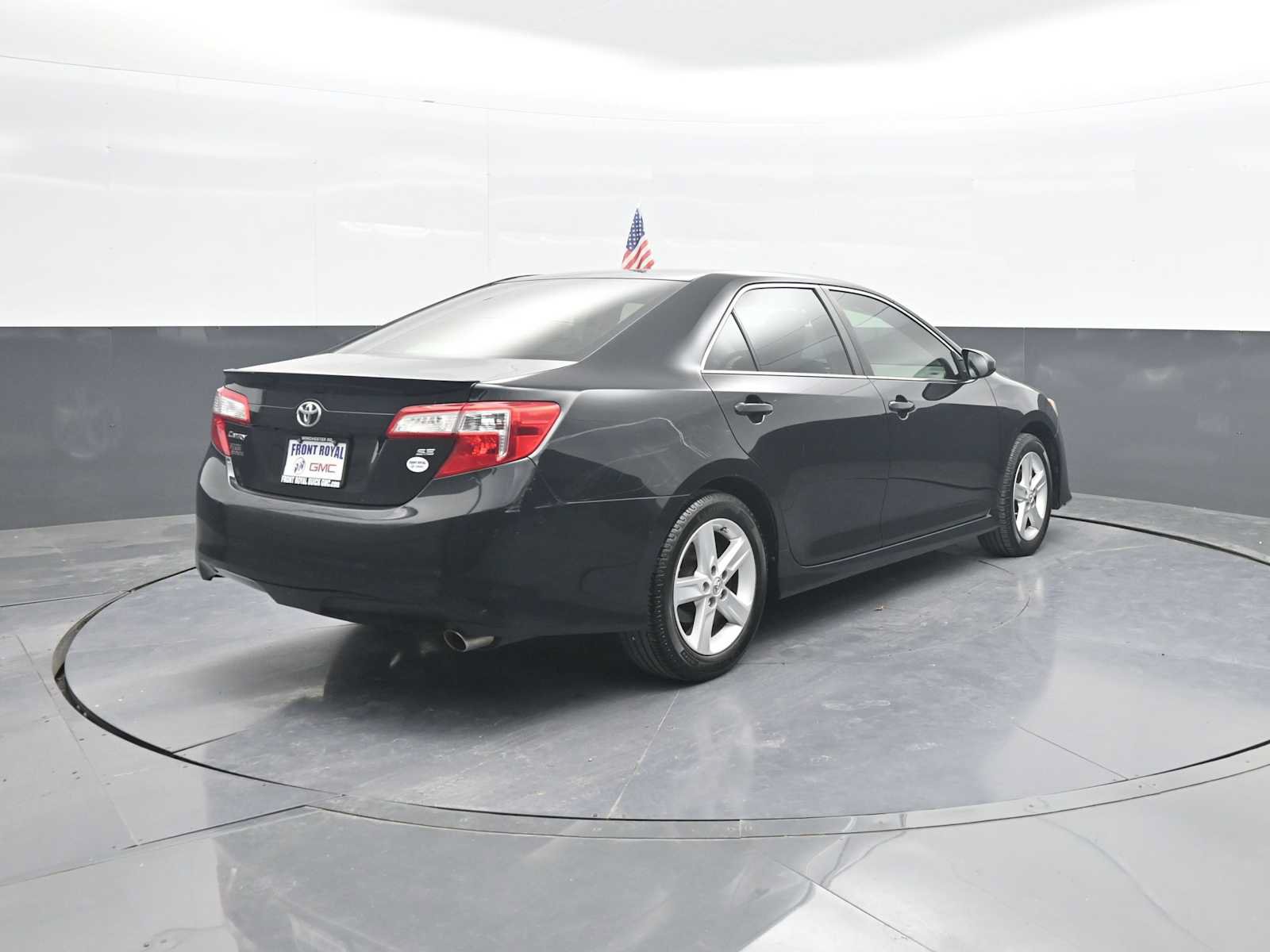 Used 2014 Toyota Camry SE FWD image 7