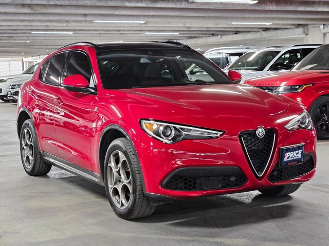 Used 2022 Alfa Romeo Stelvio Ti AWD/4WD image 3