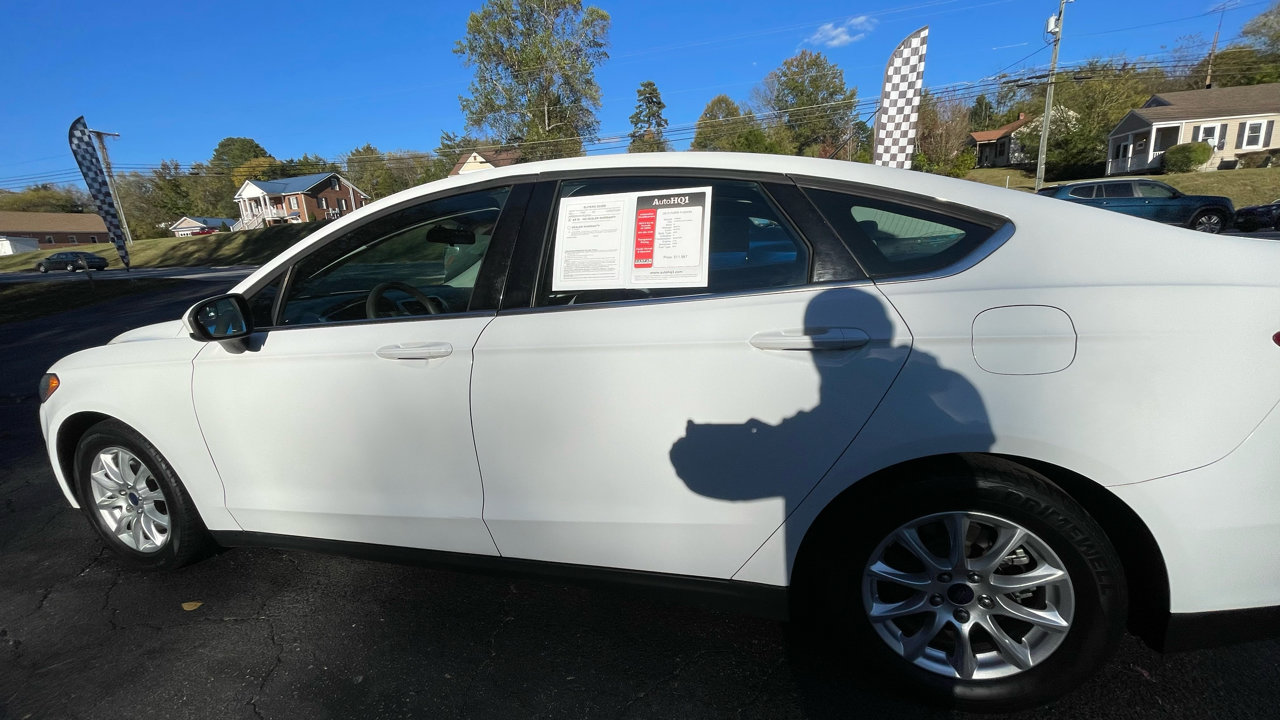 Used 2015 Ford Fusion S image 4