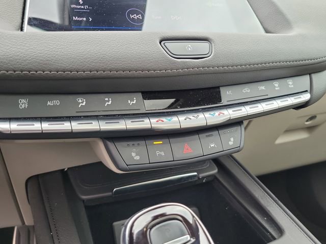 Certified 2023 Cadillac XT4 Premium Luxury w/ Cold Weather Package image 15