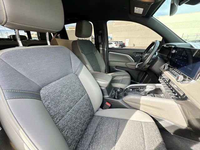 Used 2024 Chevrolet Colorado ZR2 w/ Safety Package image 25