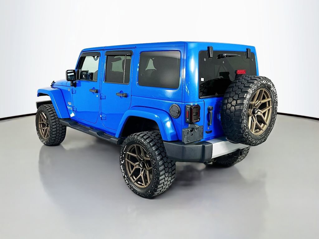 Used 2011 Jeep Wrangler Unlimited Sahara w/ Dual Top Group AWD/4WD image 5