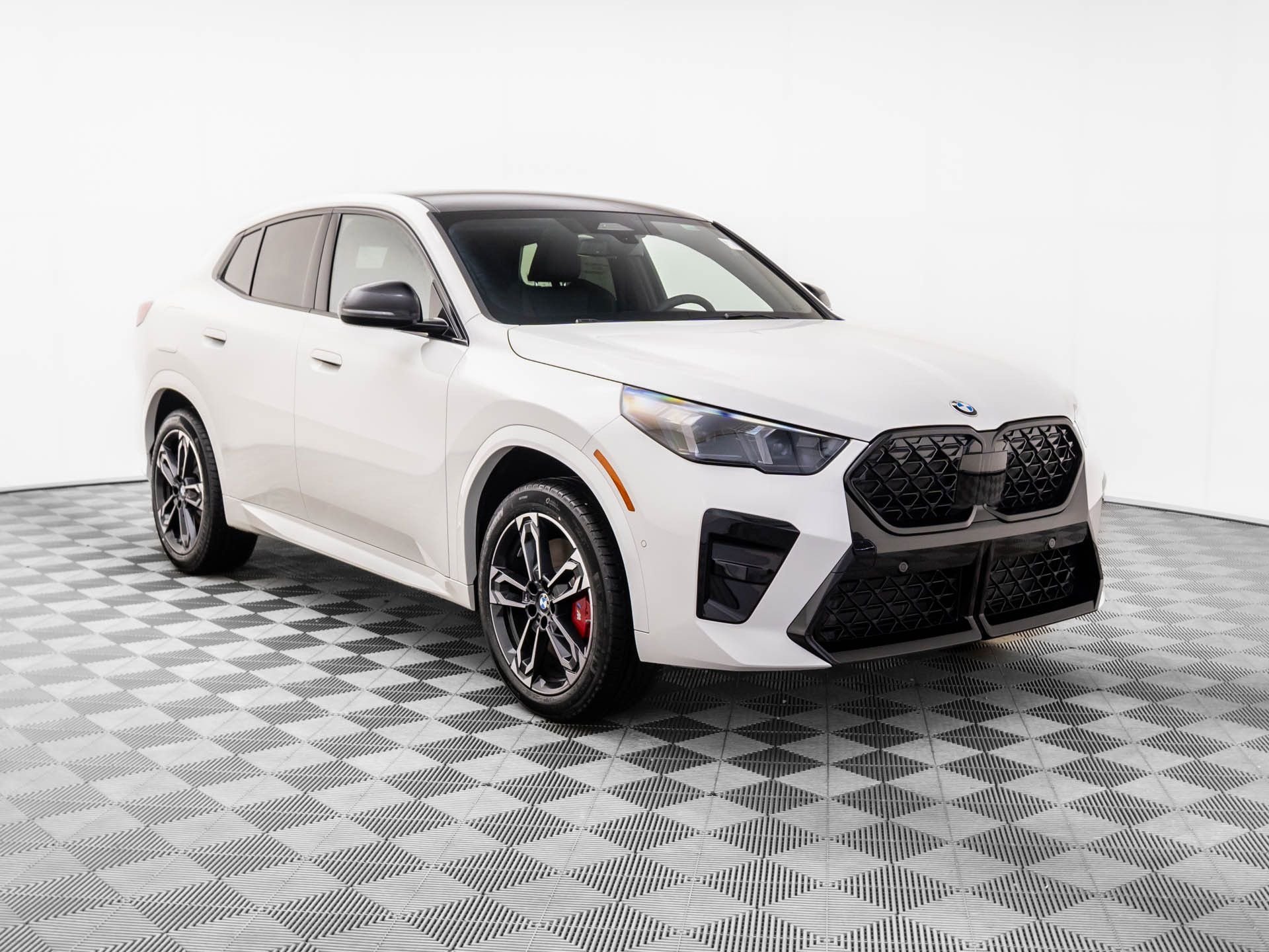 New 2026 BMW X2 xDrive28i w/ M Sport Package AWD/4WD image 9