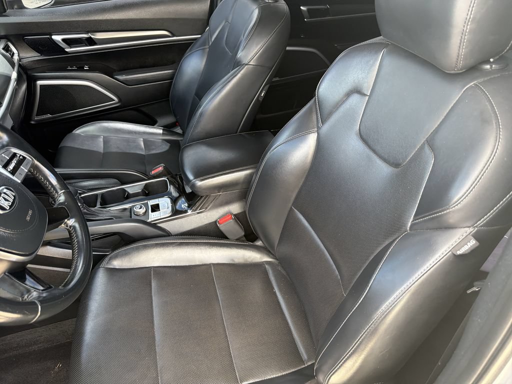 Used 2020 Kia Telluride LX FWD image 16