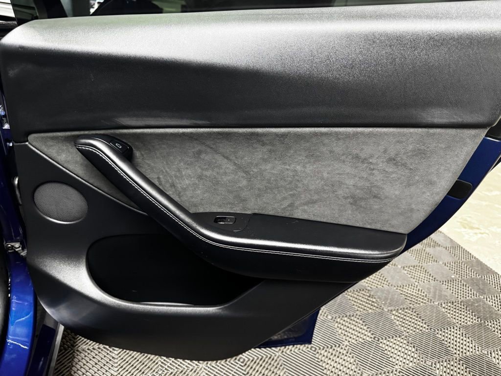 Used 2022 Tesla Model Y Long Range image 49