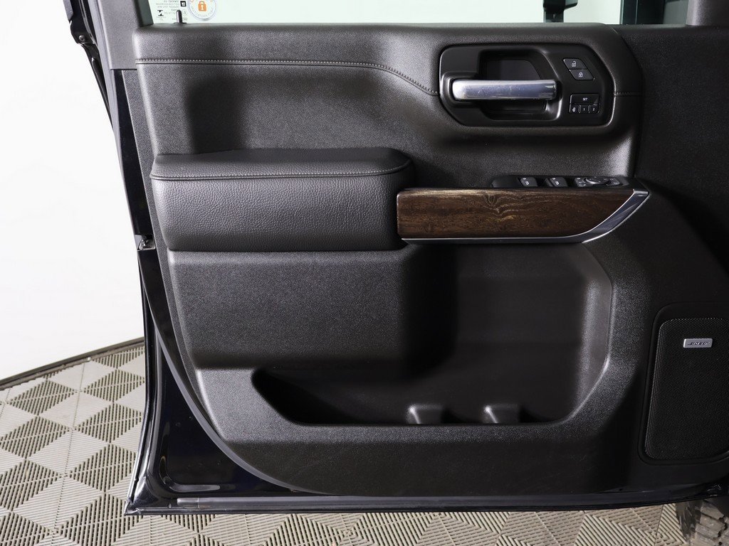 Used 2022 GMC Sierra 2500 Denali w/ Denali Black Diamond Edition image 21