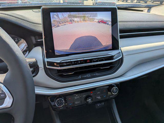 Certified 2025 Jeep Compass Limited image 19