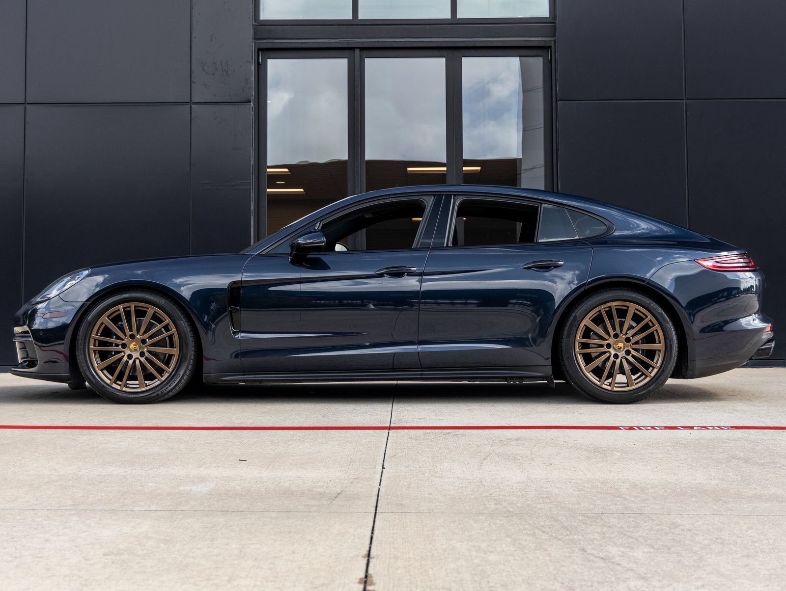 Certified 2018 Porsche Panamera 4 AWD/4WD image 2