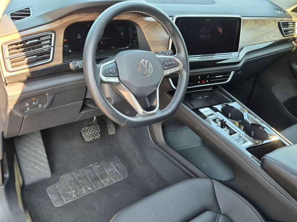 Used 2025 Volkswagen Atlas SE FWD image 15