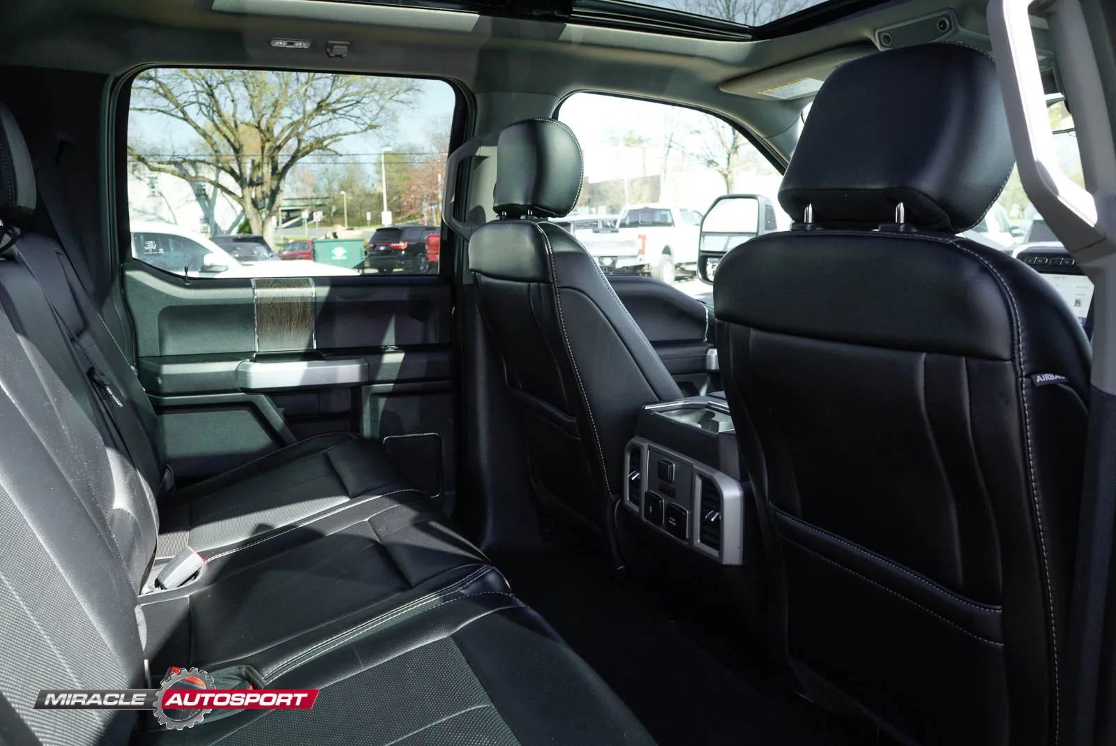 Used 2020 Ford F350 Lariat image 40