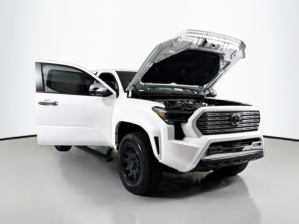 Used 2024 Toyota Tacoma Limited w/ Limited Package (LT) AWD/4WD image 23