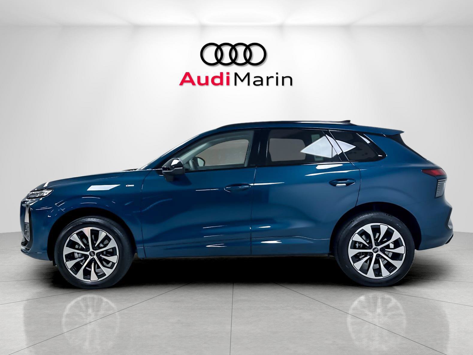 New 2026 Audi Q3 quattro 2.0T AWD/4WD image 2