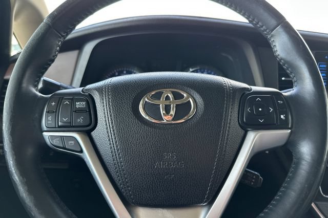 Used 2016 Toyota Sienna Limited FWD image 23