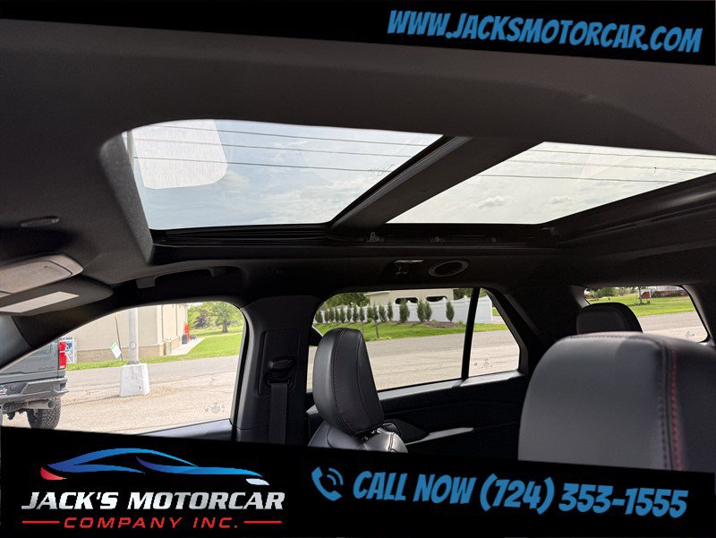 Used 2025 Ford Explorer ST-Line w/ ST-Line Street Pack AWD/4WD image 17