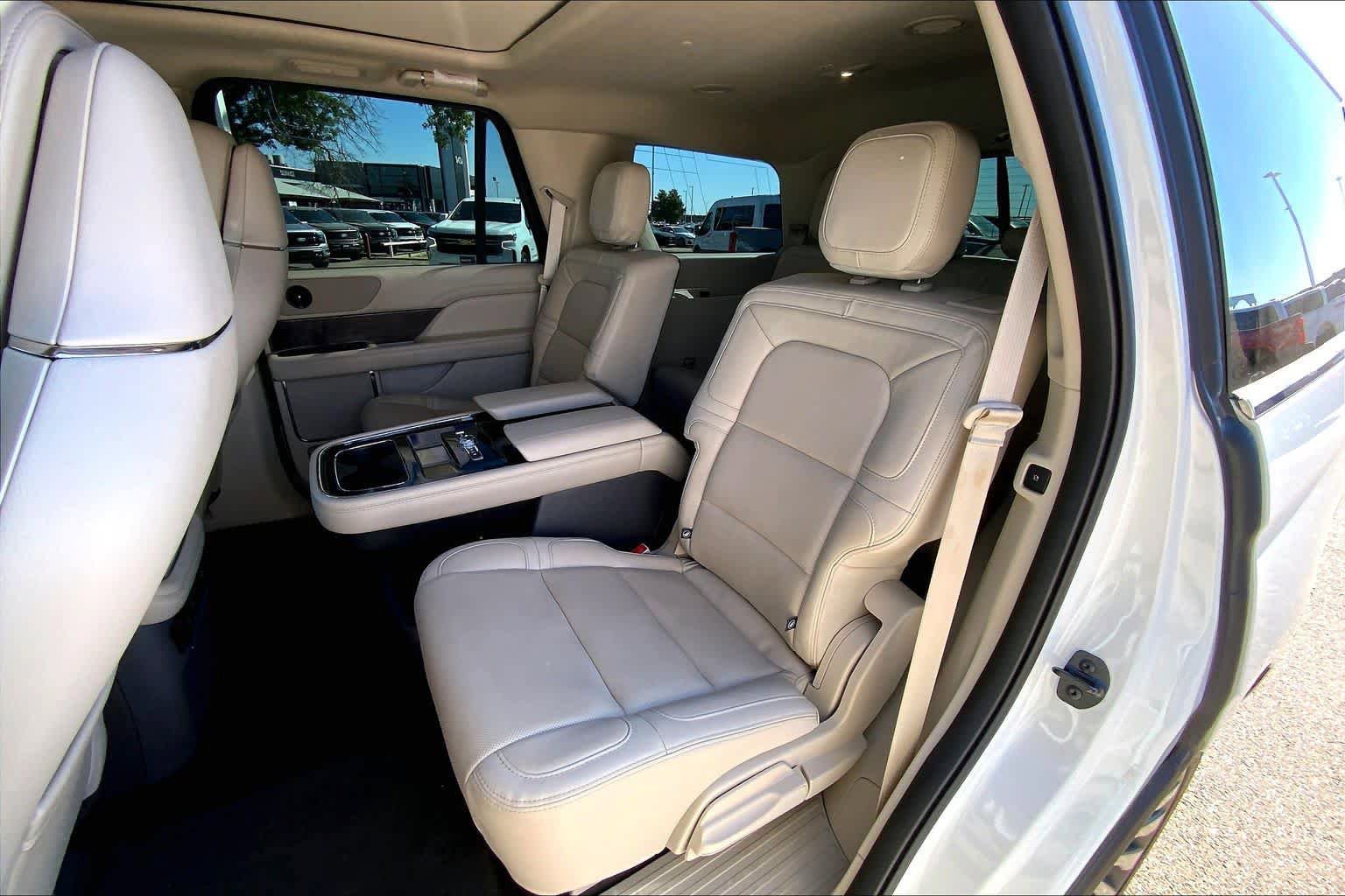 Used 2021 Lincoln Navigator Reserve AWD/4WD image 21