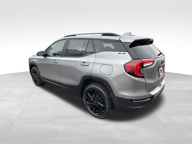 Used 2023 GMC Terrain SLE w/ Driver Convenience Package image 7
