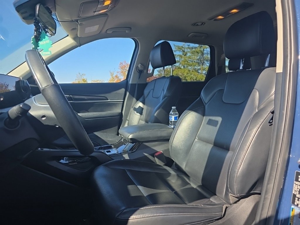 Used 2023 Kia Telluride S image 23