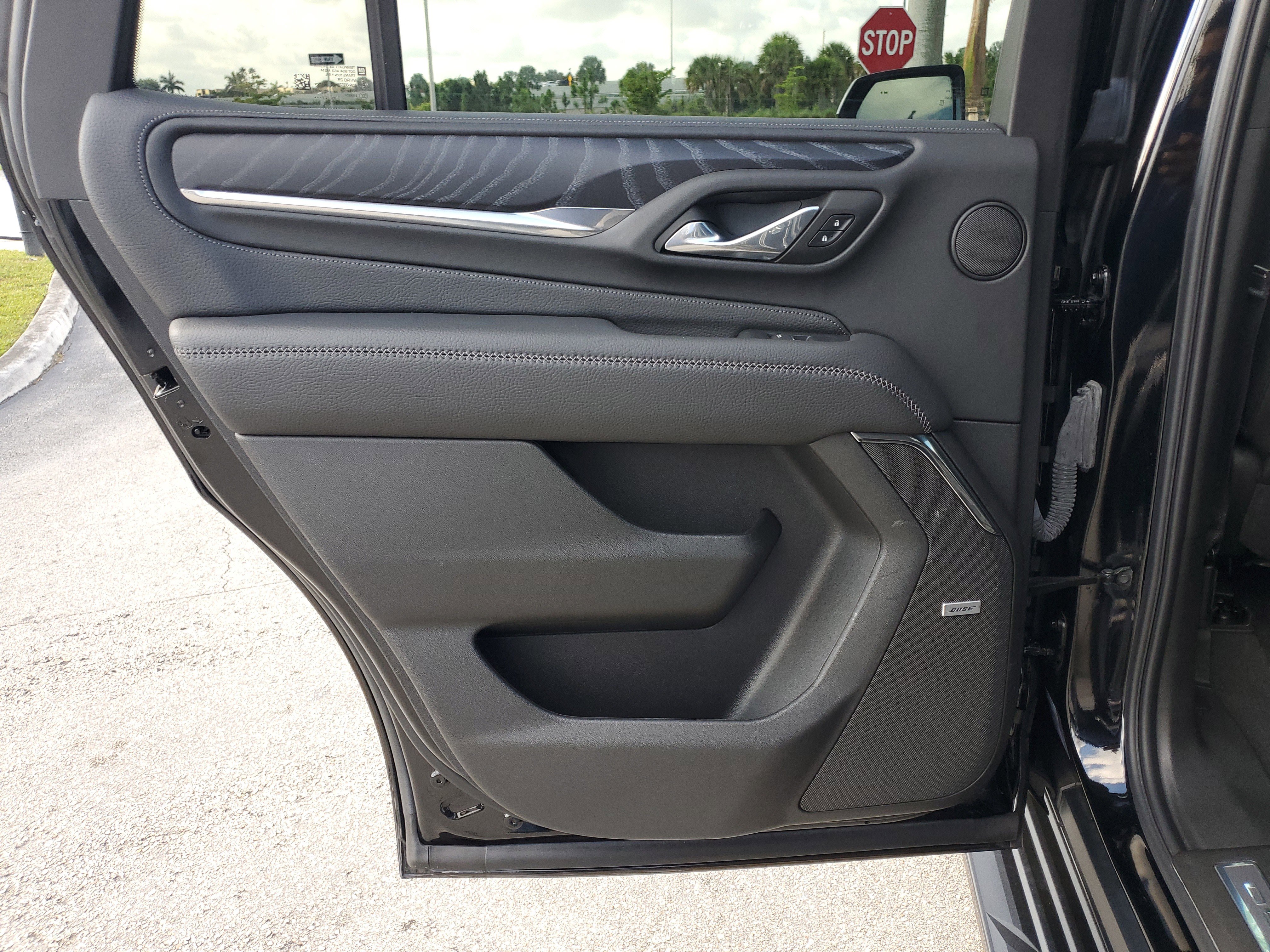 Used 2023 GMC Yukon Denali w/ Advanced Technology Package image 32