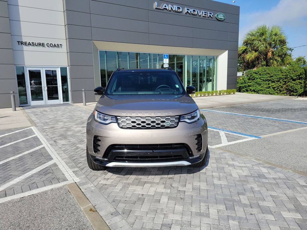 New 2025 Land Rover Discovery Metropolitan Edition AWD/4WD image 8