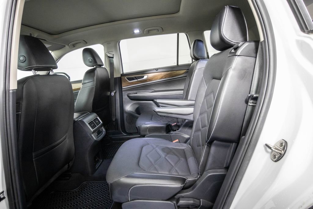 Used 2024 Volkswagen Atlas SE image 11