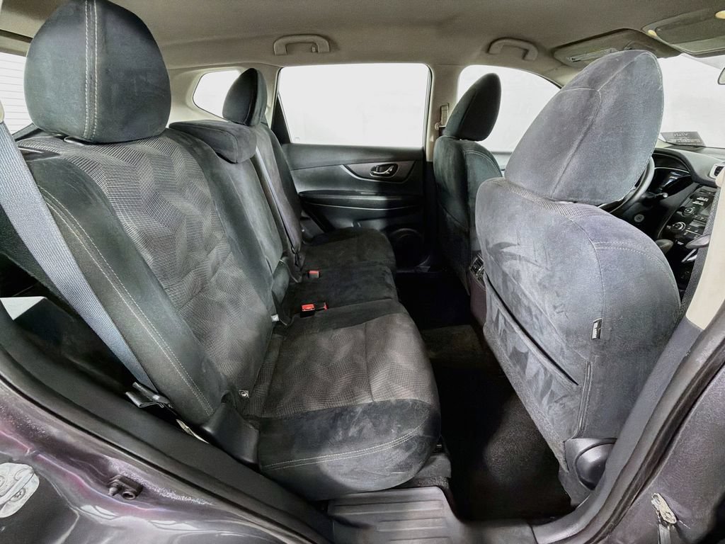 Used 2016 Nissan Rogue S FWD image 26