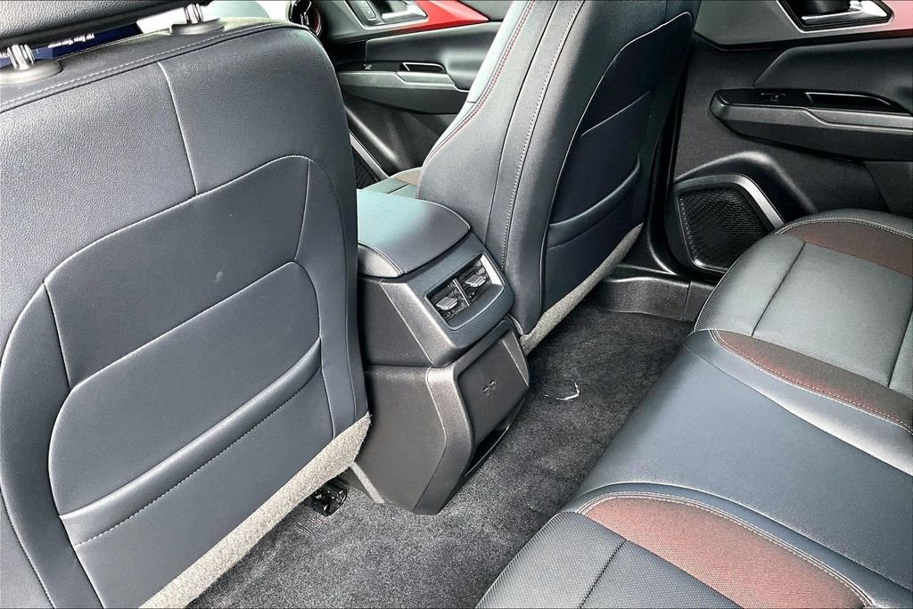 Used 2024 Chevrolet Equinox EV RS FWD image 10