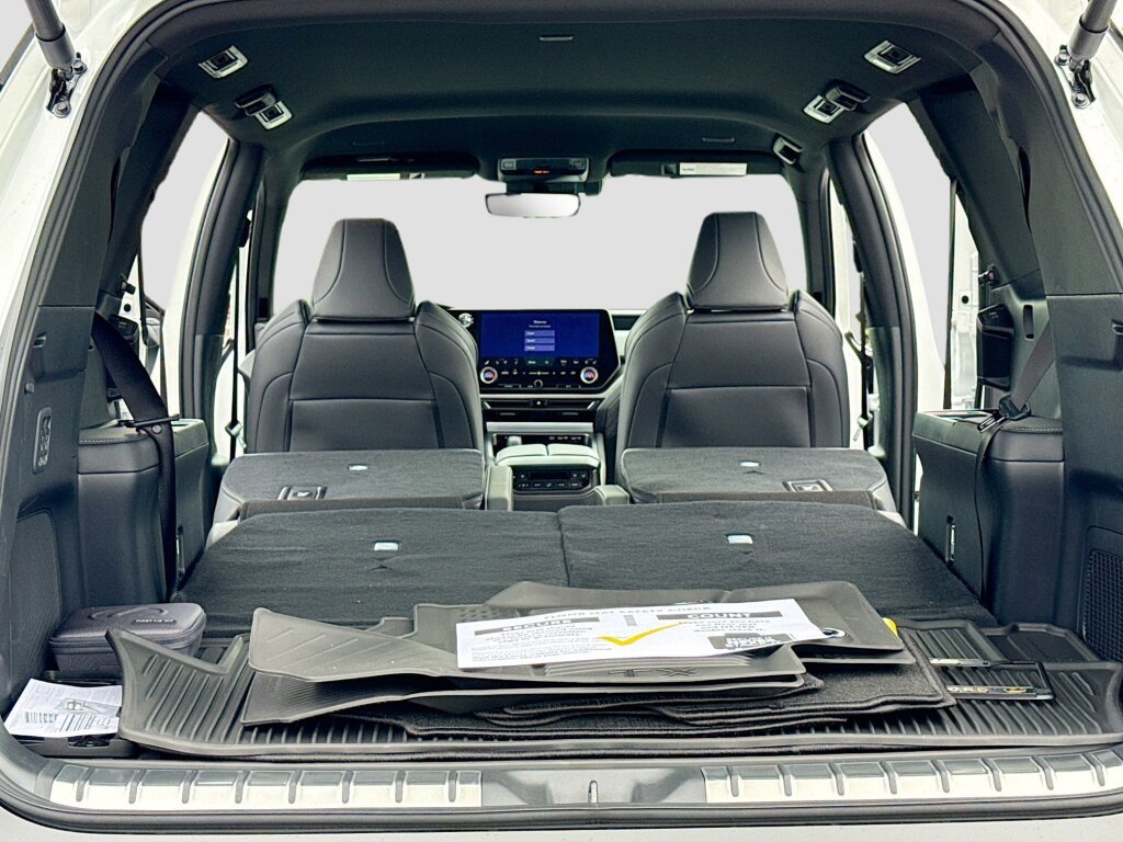 New 2026 Lexus TX 500h AWD image 7