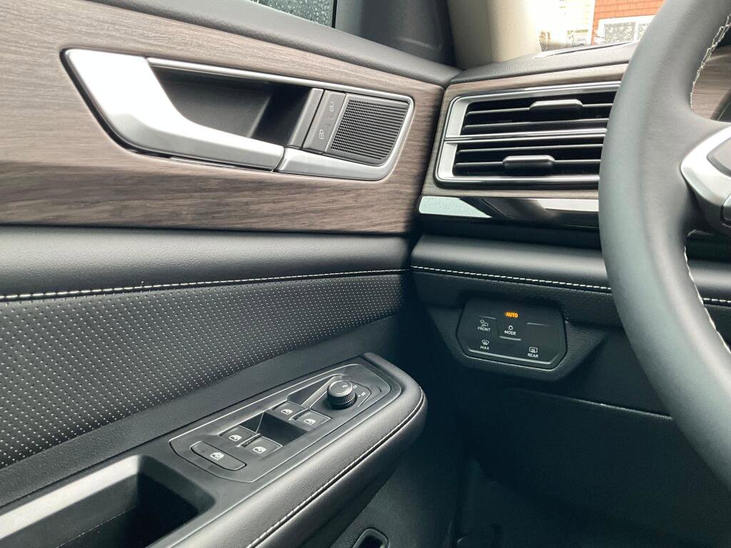 New 2026 Volkswagen Atlas SEL image 27