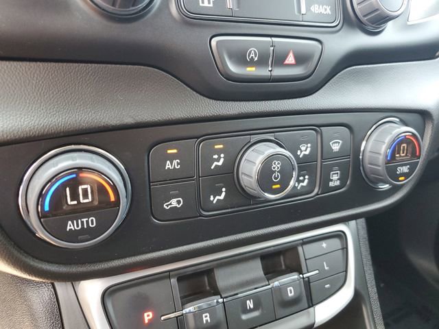 Used 2023 GMC Terrain SLT image 12