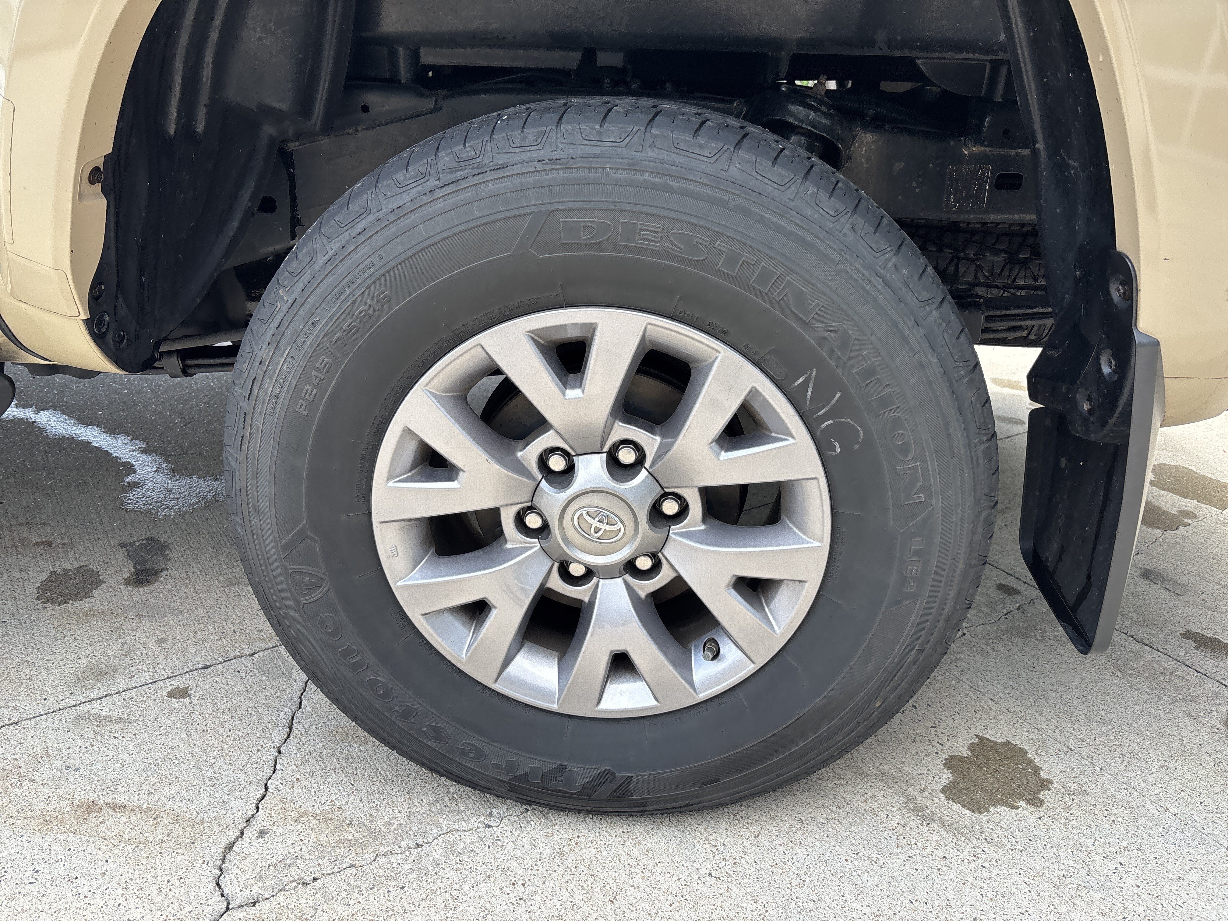 Used 2017 Toyota Tacoma SR5 w/ Tow Package AWD/4WD image 15