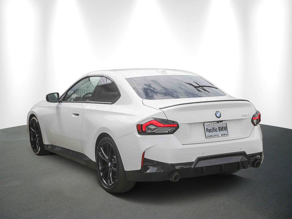 Used 2024 BMW 230i Coupe w/ Premium Package RWD image 4