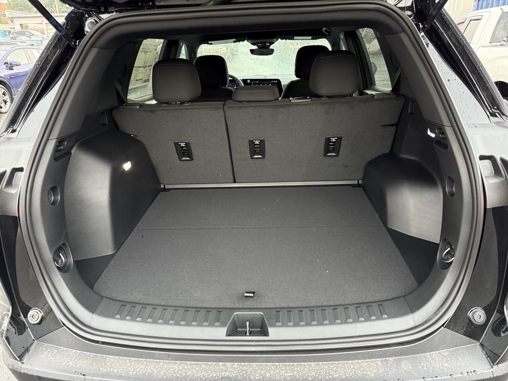 New 2027 Chevrolet Equinox LT w/ Safety and Technology Package AWD/4WD image 24