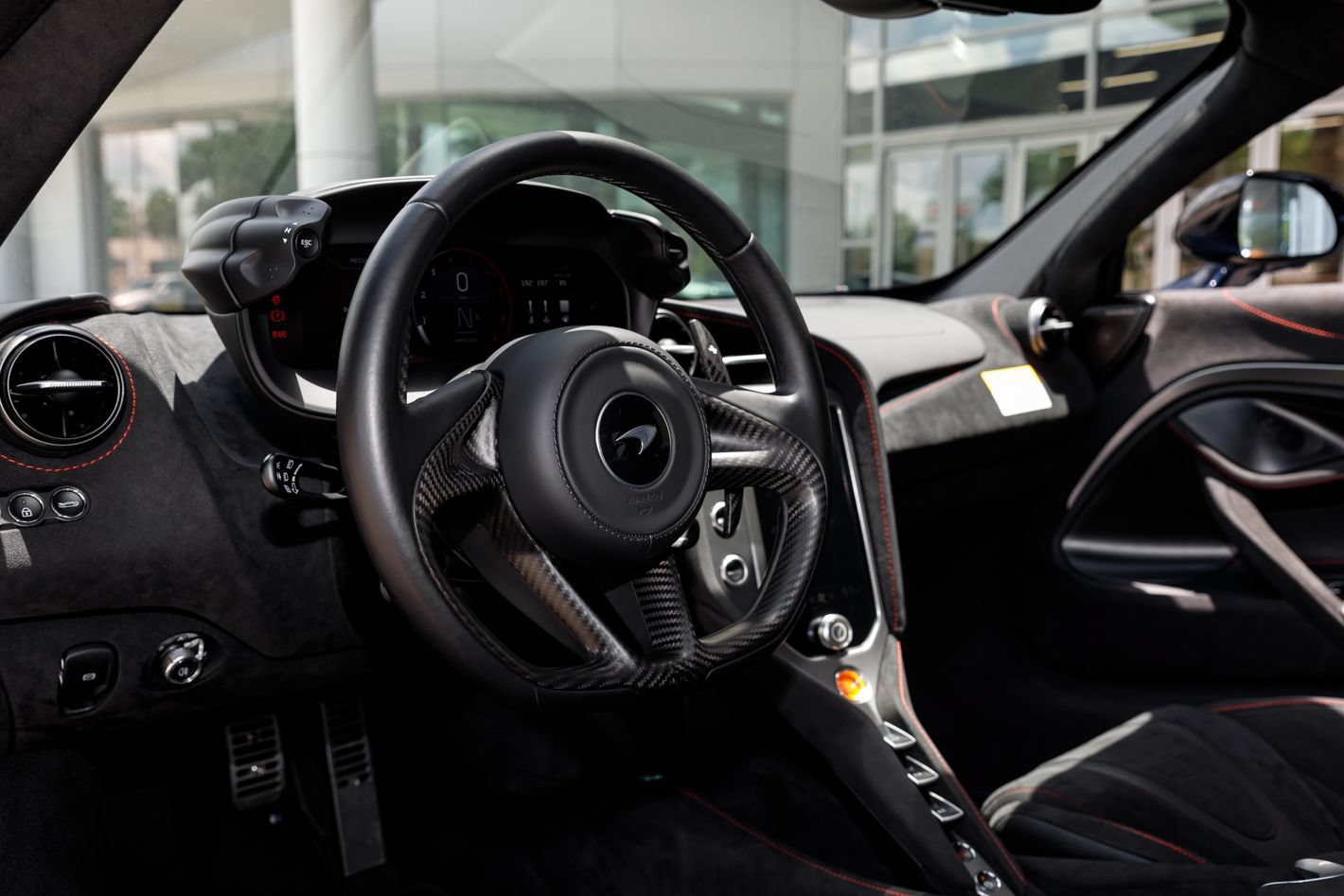 Used 2025 McLaren 750S RWD image 57