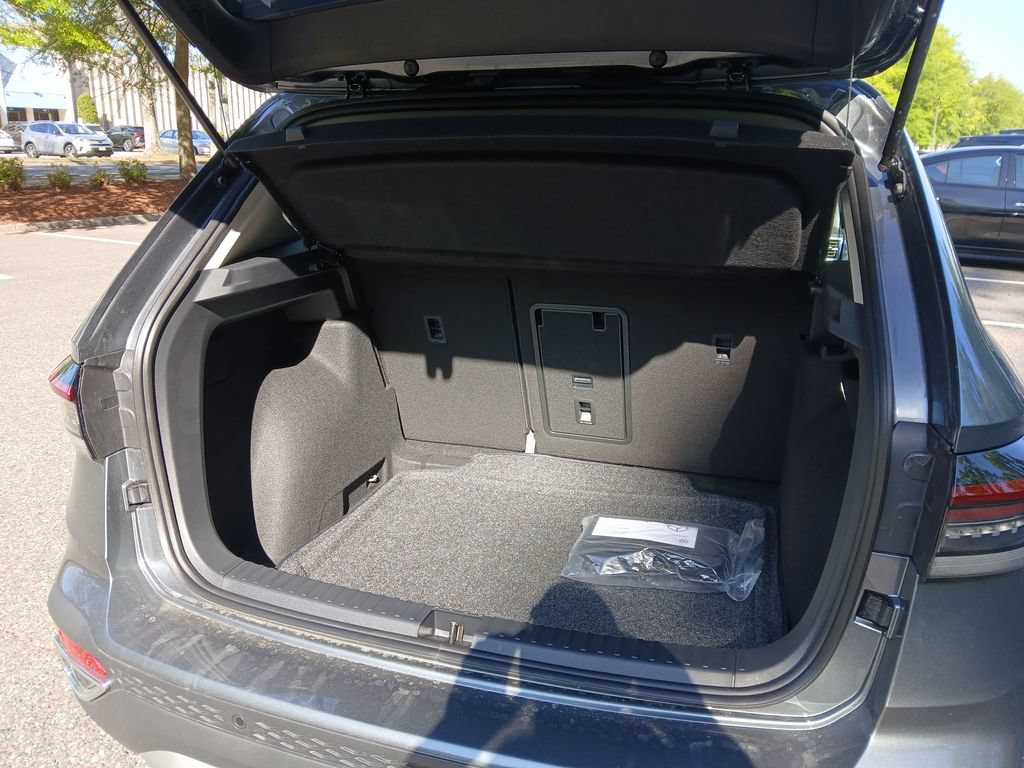 New 2026 Volkswagen Taos SE FWD image 21