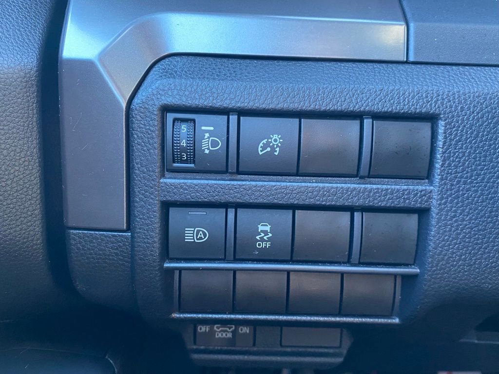 Used 2025 Toyota Tacoma TRD Off-Road image 25