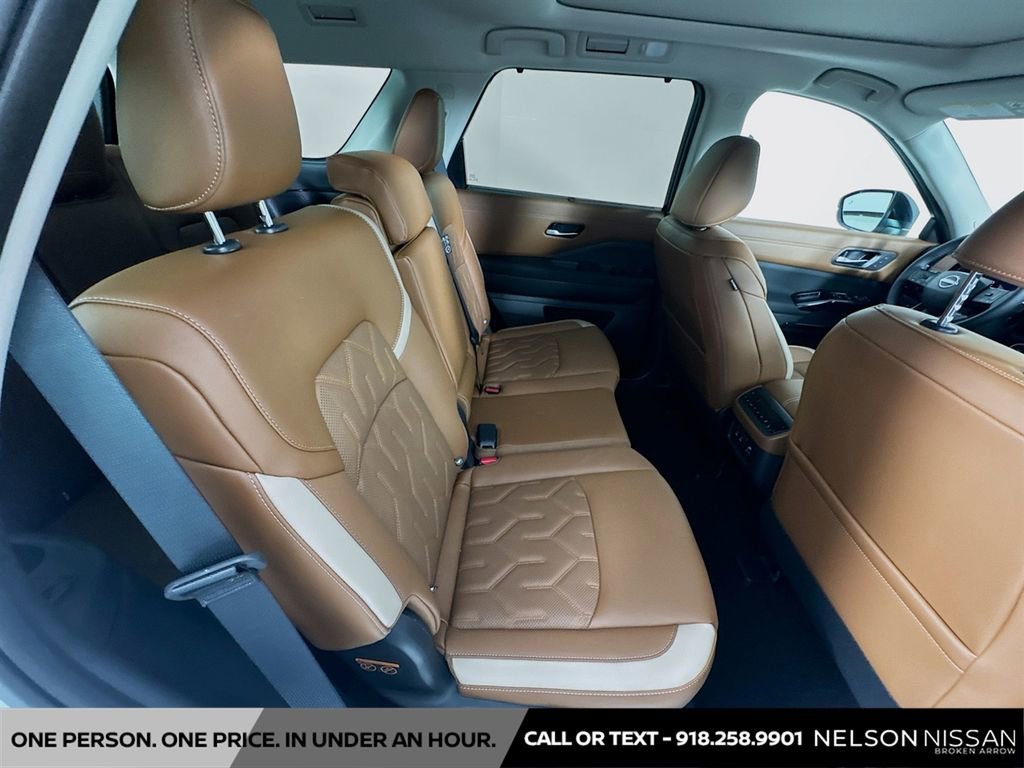 New 2026 Nissan Pathfinder Platinum image 29