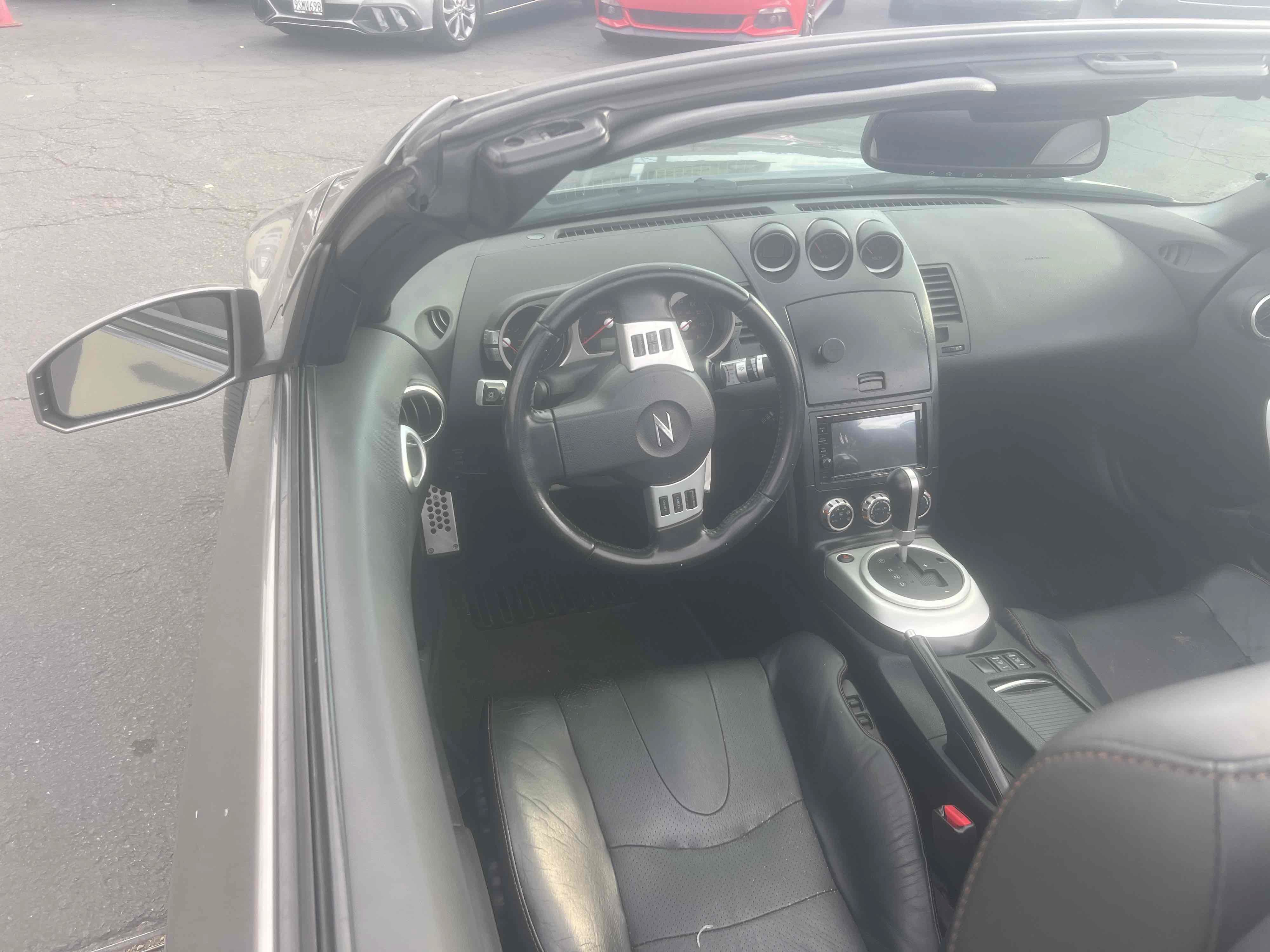 Used 2009 Nissan 350Z Touring RWD image 7