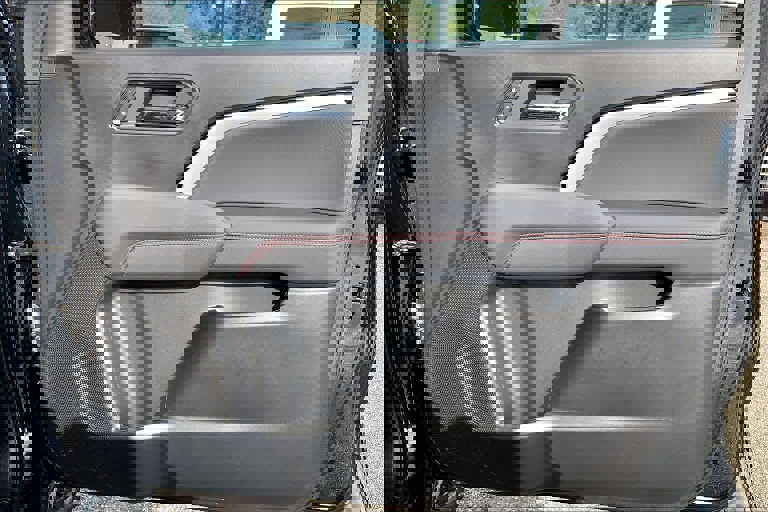 Certified 2024 Chevrolet Colorado Z71 w/ LPO, Dark Essentials Package image 22